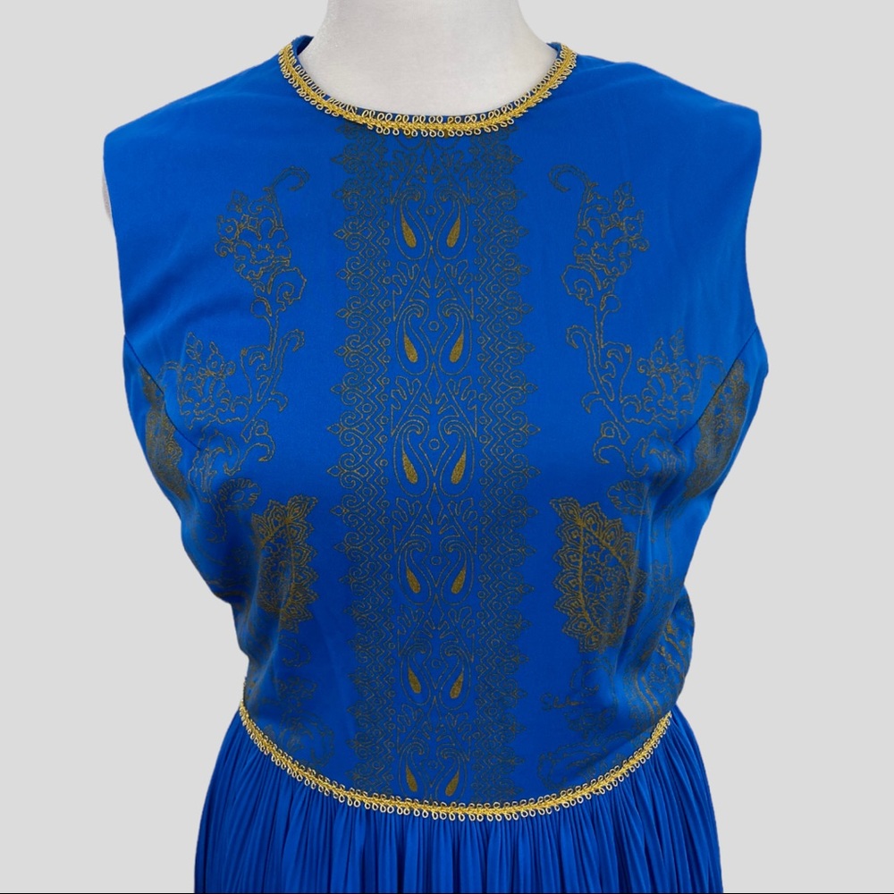Vintage 70s Alfred Shaheen Blue and Gold Sleeveless Maxi Dress - Picture 5 of 9